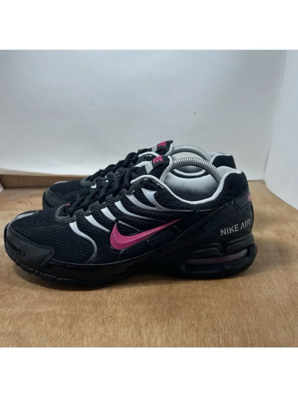Nike Air Max Torch 4 Women Size 11  343851-062 Sneakers Shoes Black Pink